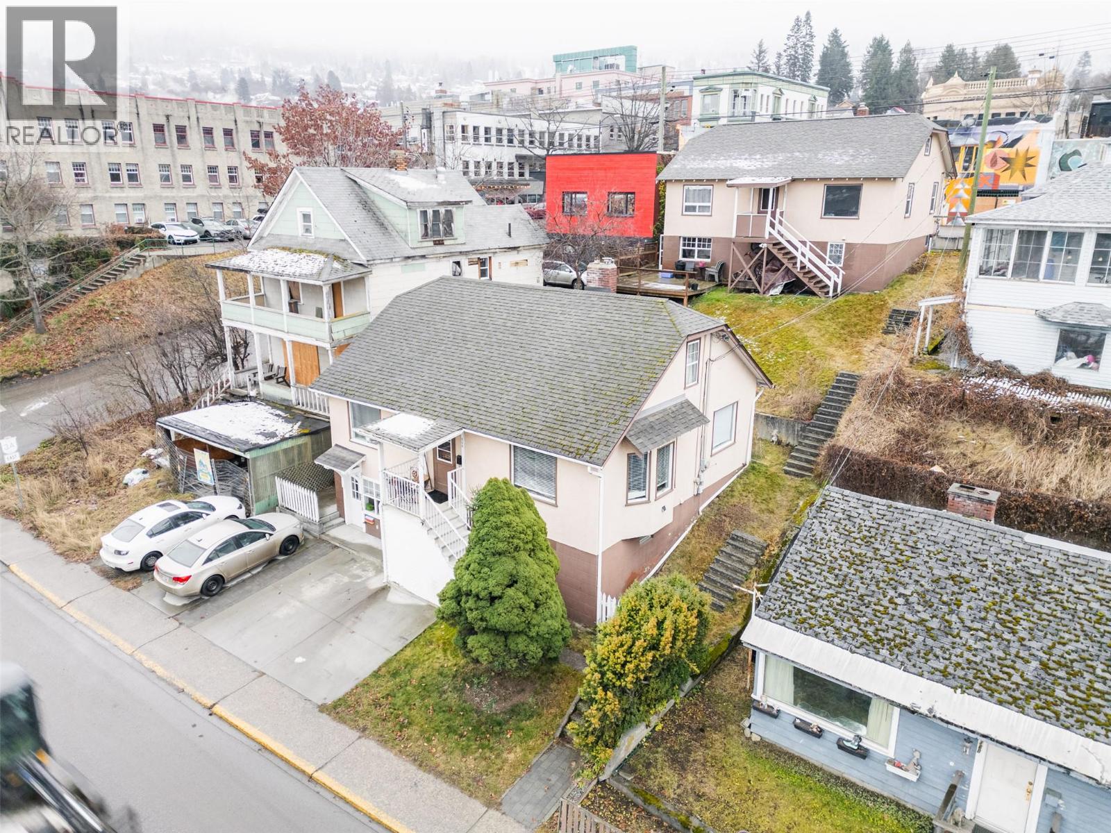220-222 Vernon St, Nelson, BC V1L 4E2