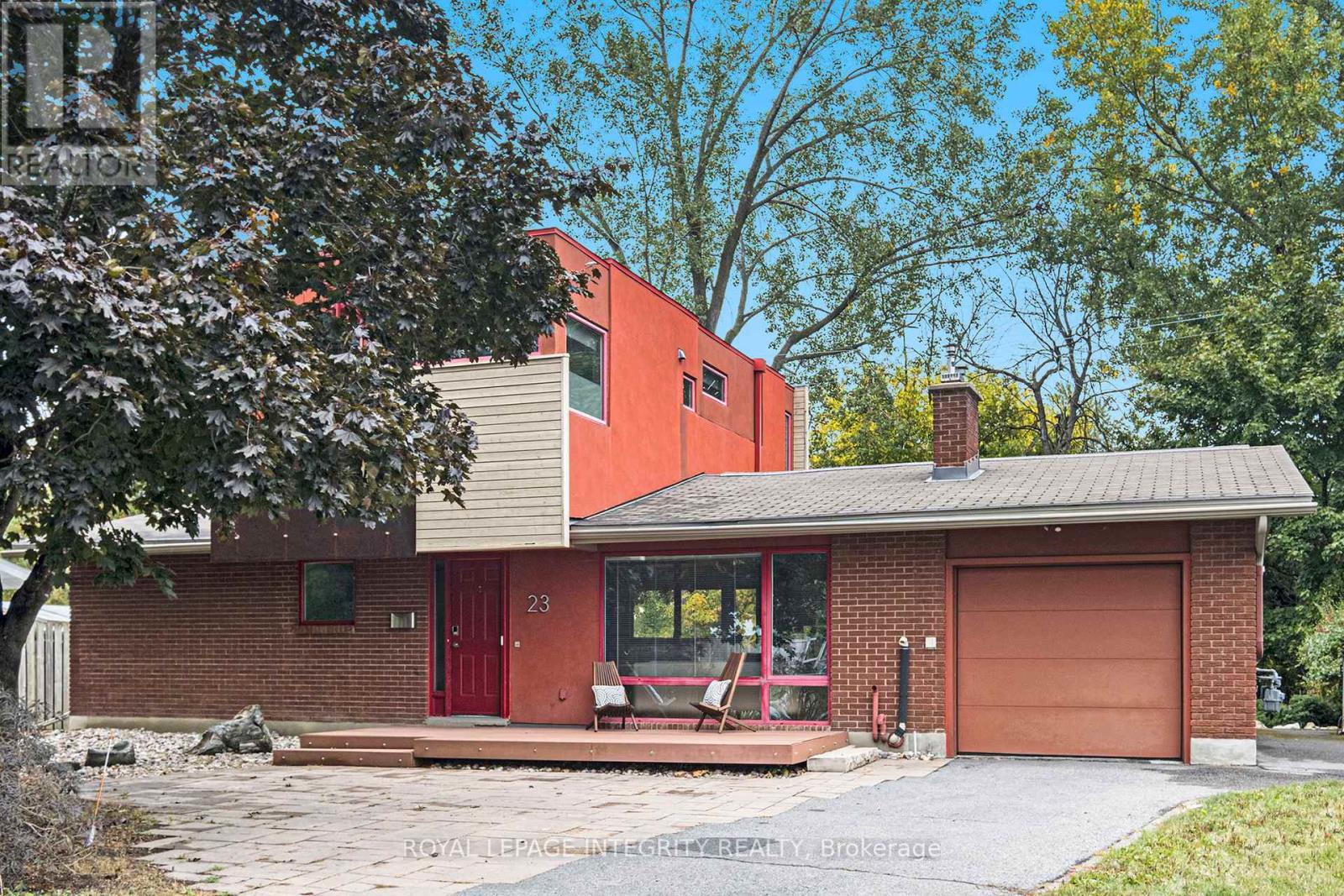 23 Still Water Dr, Ottawa, ON K2H 5J9