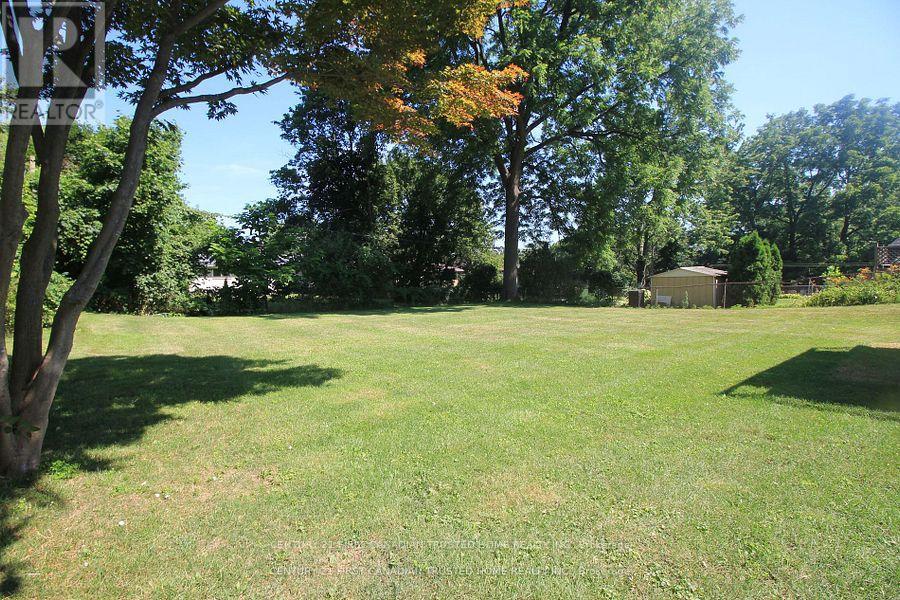 133 Deer Park Cir W, London, ON N6H 3B9