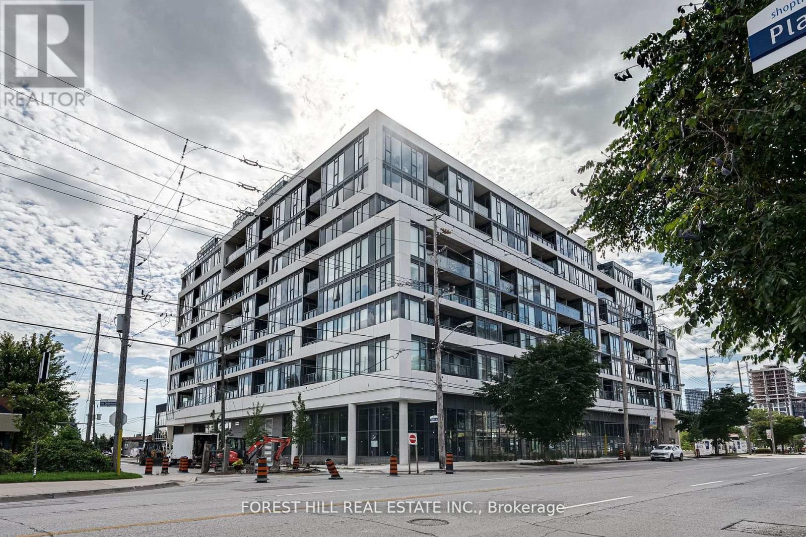 201 859 The Queensway, Toronto, ON M8Z 1N8