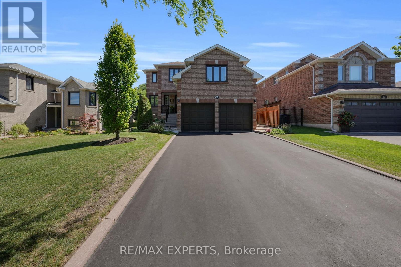44 Sunkist Valley Rd, Caledon, ON L7E 1T1