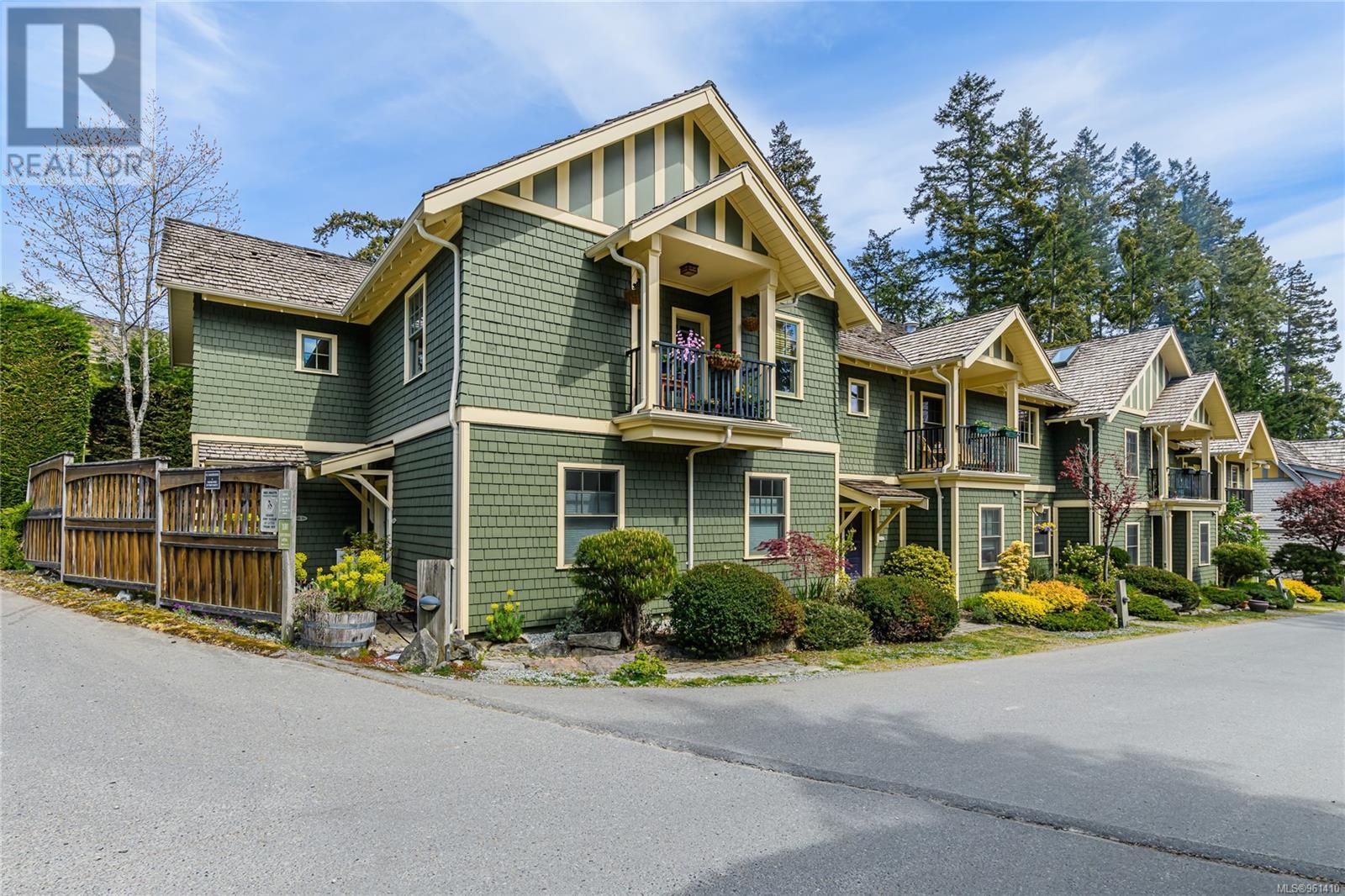 107 Atkins Rd Unit 5 Rd #5, Salt Spring, BC V8K 2X6