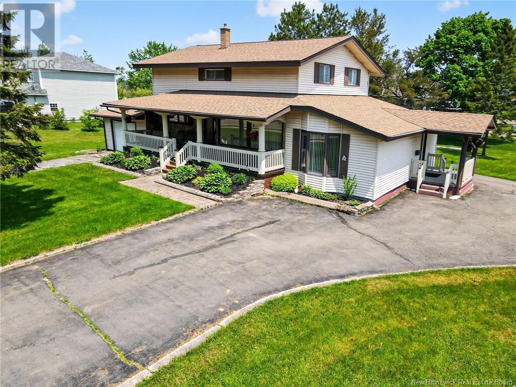 52 Acadie St, Bouctouche, NB E4S 2T2