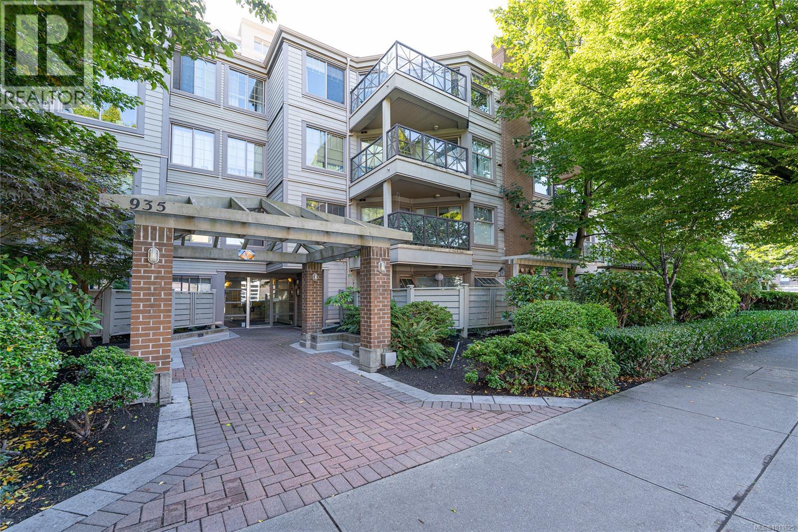 935 Johnson St Unit 404 St, Victoria, BC V8V 3N5