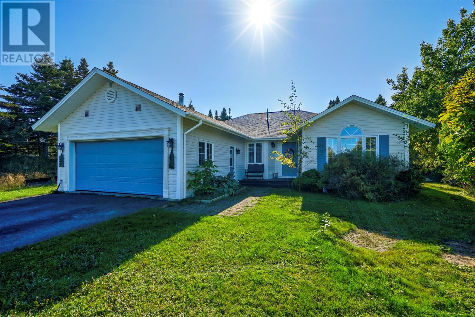 8 Pond Path Rd, New Chelsea, NL A0B 2N0