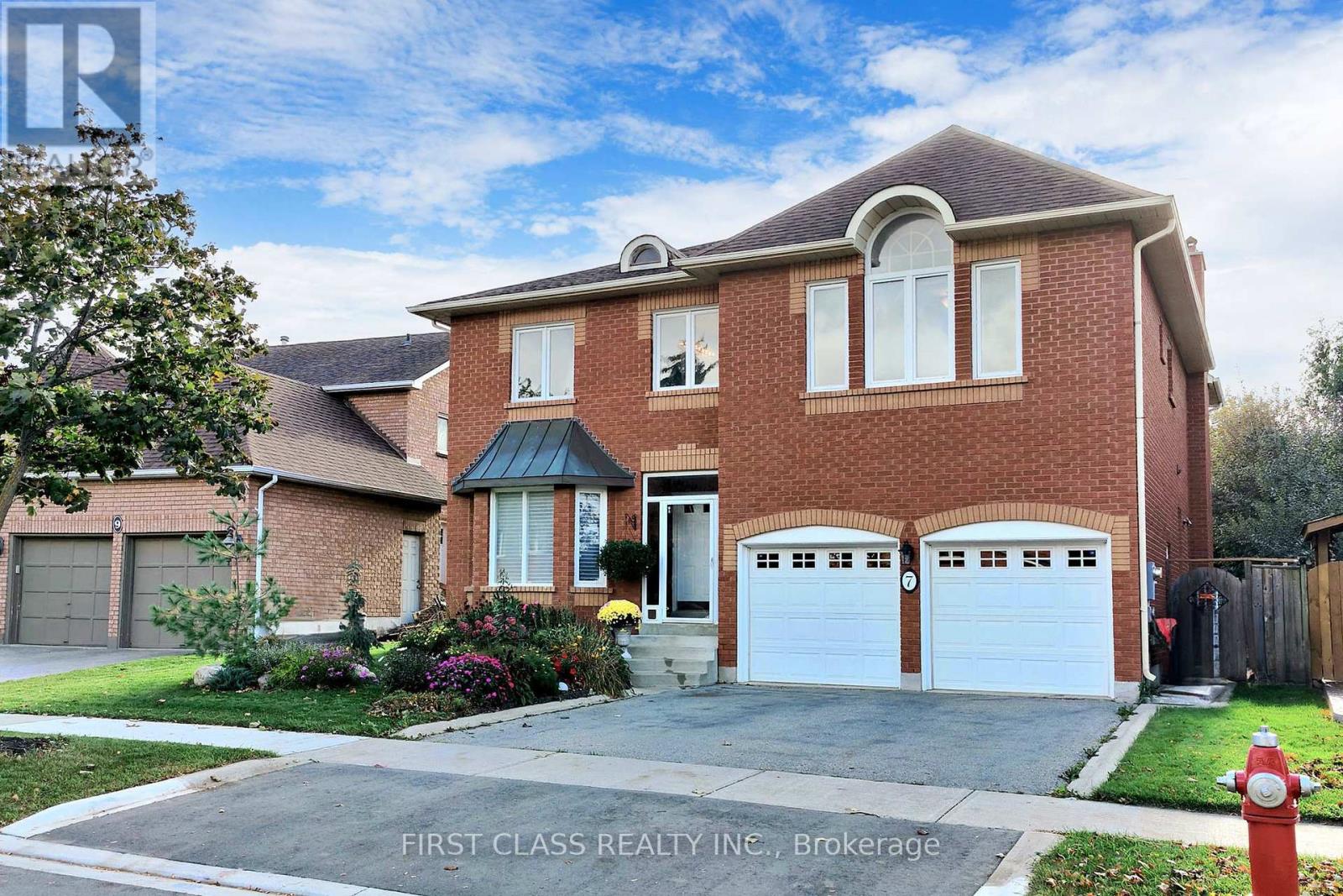 7 Kenpark Ave, Brampton, ON L6Z 3P4