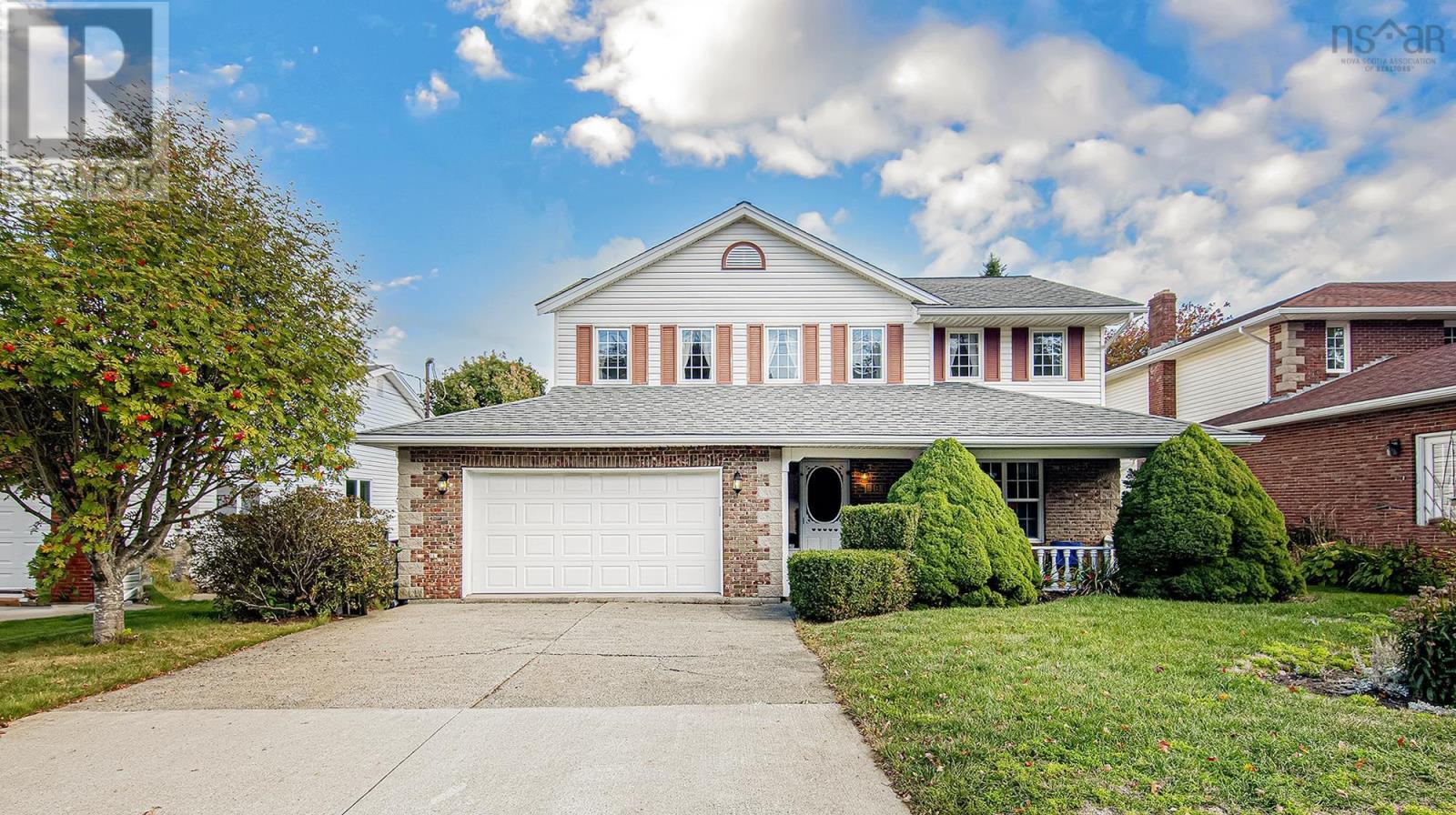 16 Mountain Ash Ct, Dartmouth, NS B2Y 4J8
