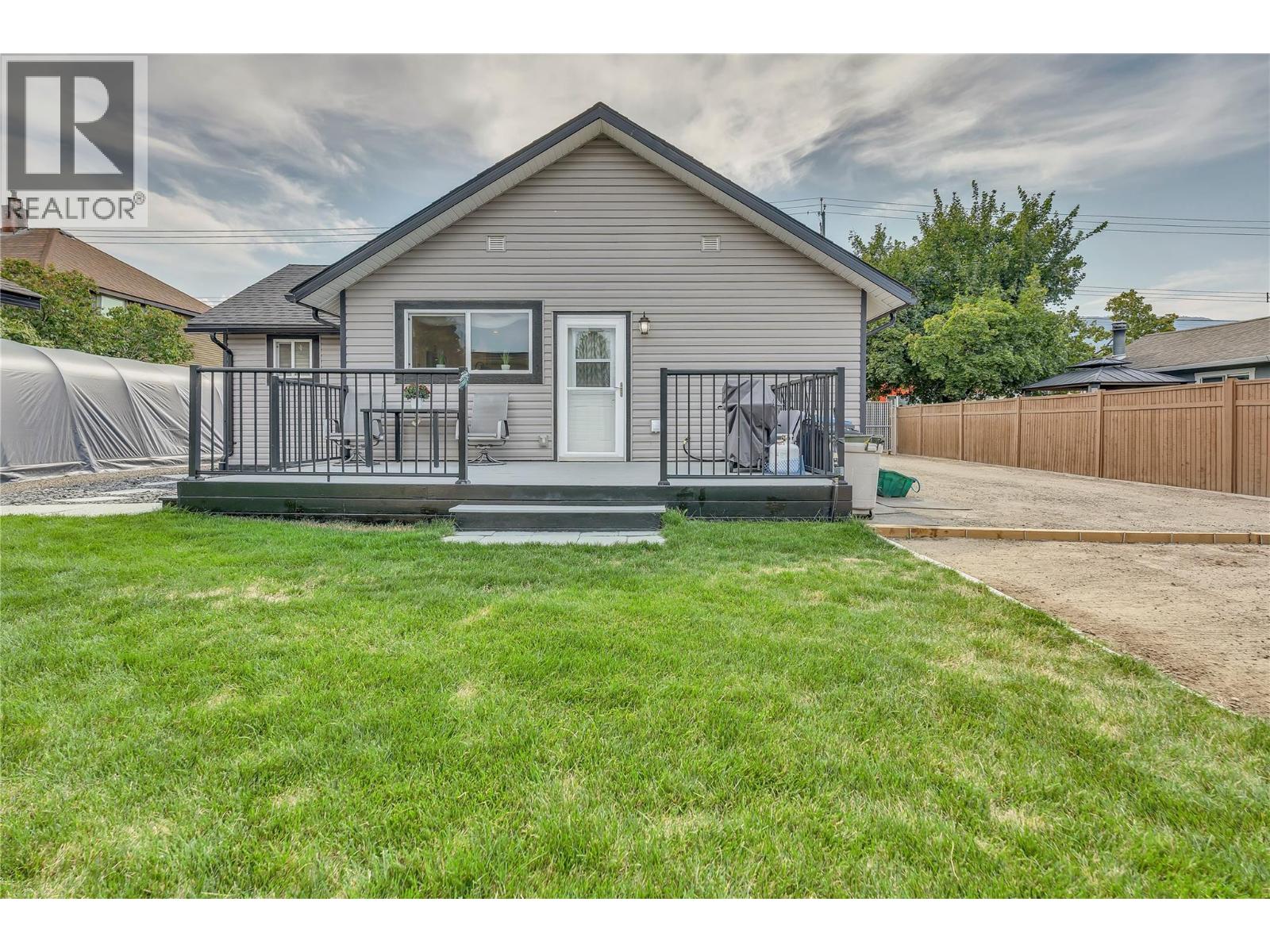 507 Duncan Ave W, Penticton, BC V2A 2V8