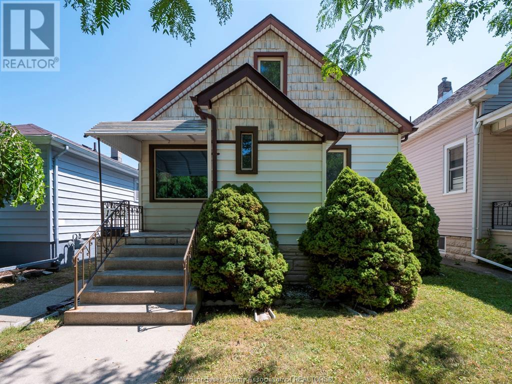 1722 Albert Rd, Windsor, ON N8Y 3R7