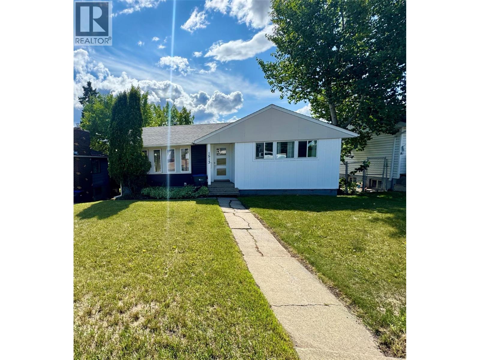 1513 95 Avenue, Dawson Creek, BC V1G 1J9