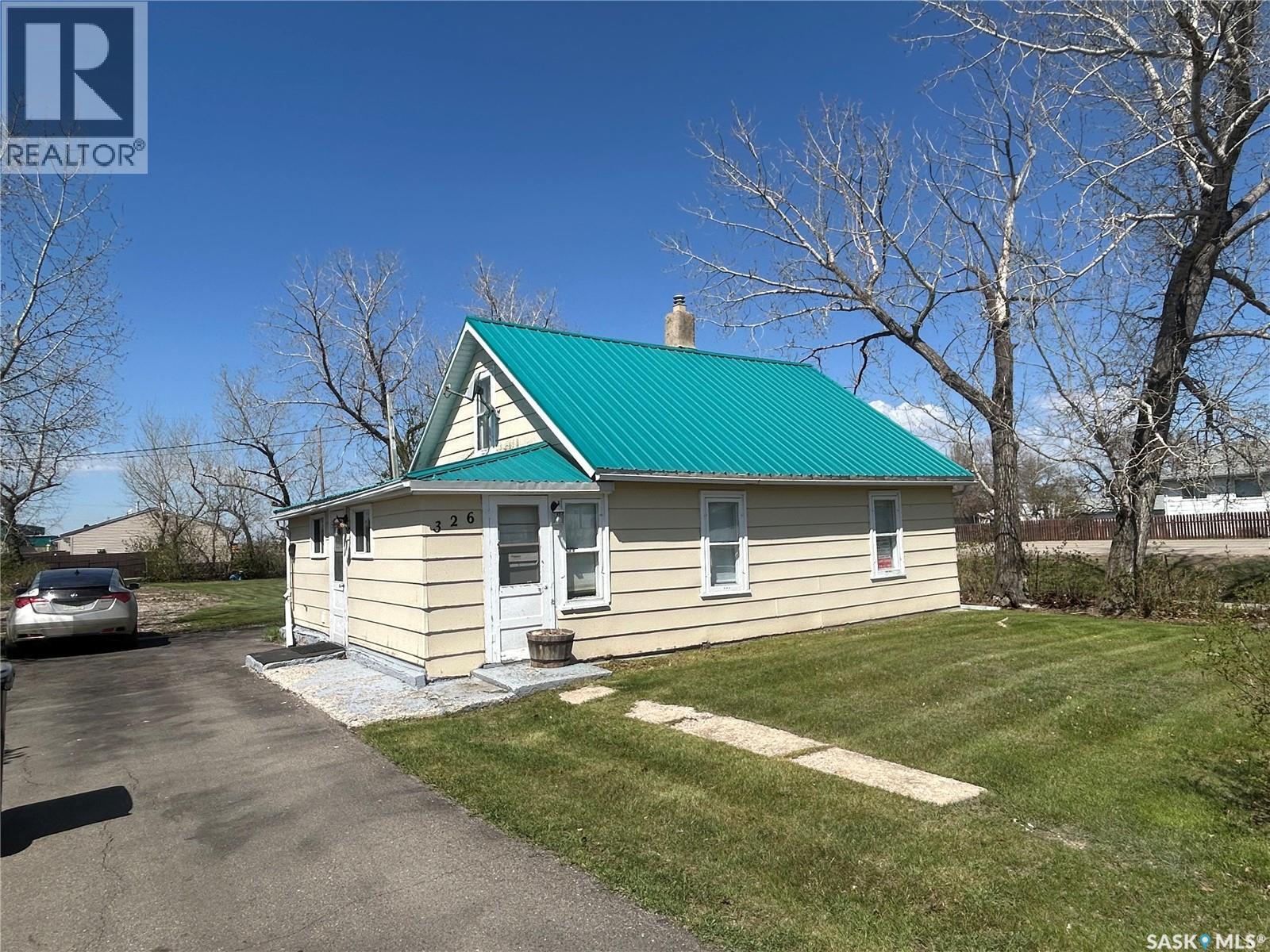 326 Taylor St, Bienfait, SK S0C 0M0