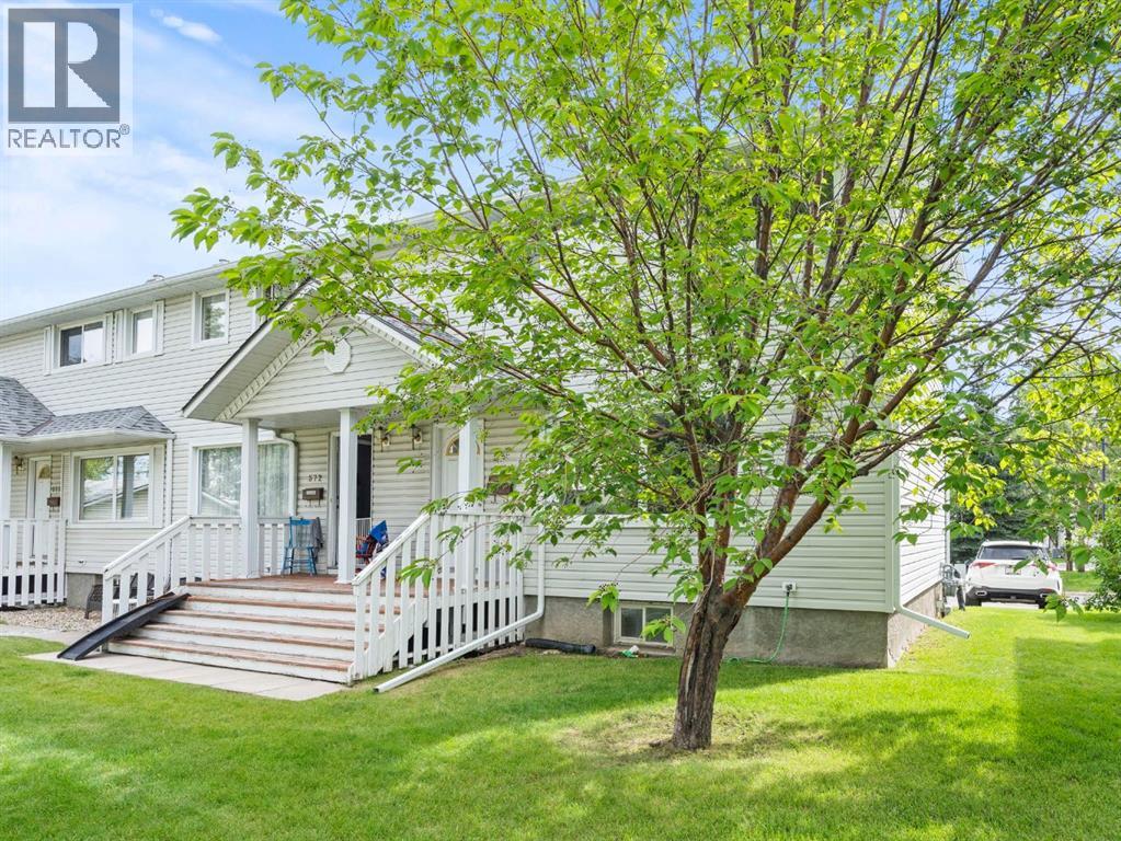 571 Killarney Glen Ct SW, Calgary, AB T3E 7H4