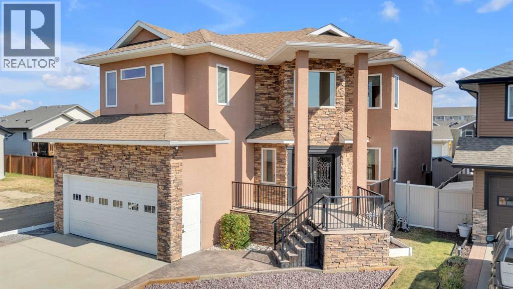 3 Trump Pl, Red Deer, AB T4P 0K8