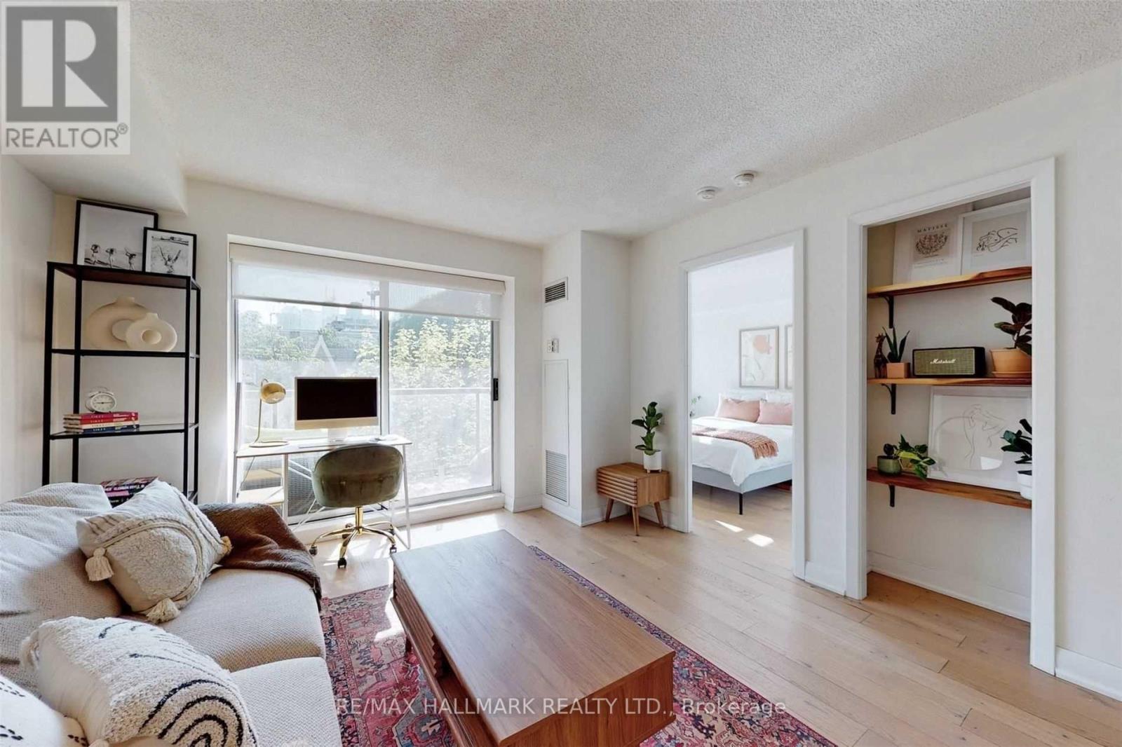 408 140 Bathurst St, Toronto, ON M5V 3N8