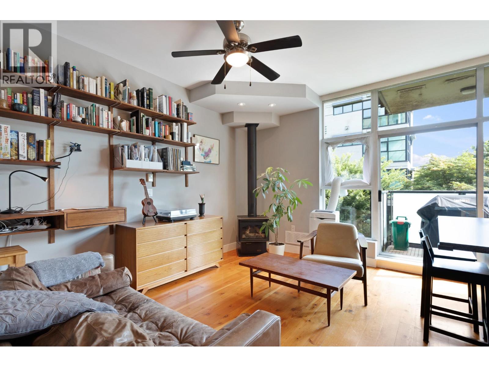 8988 Hudson Street Unit 213, Vancouver, BC V6P 6Z1