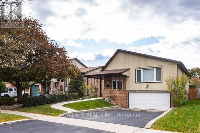 2947 Saint Malo Cir, Mississauga, ON L5N 1S8