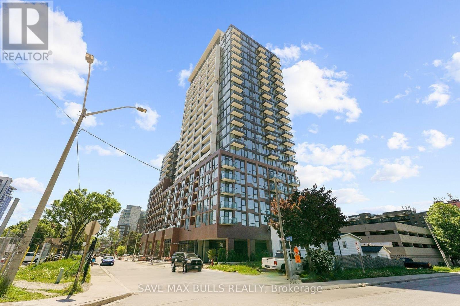 723 28 Ann St, Mississauga Port Credit, ON M3C 0H5