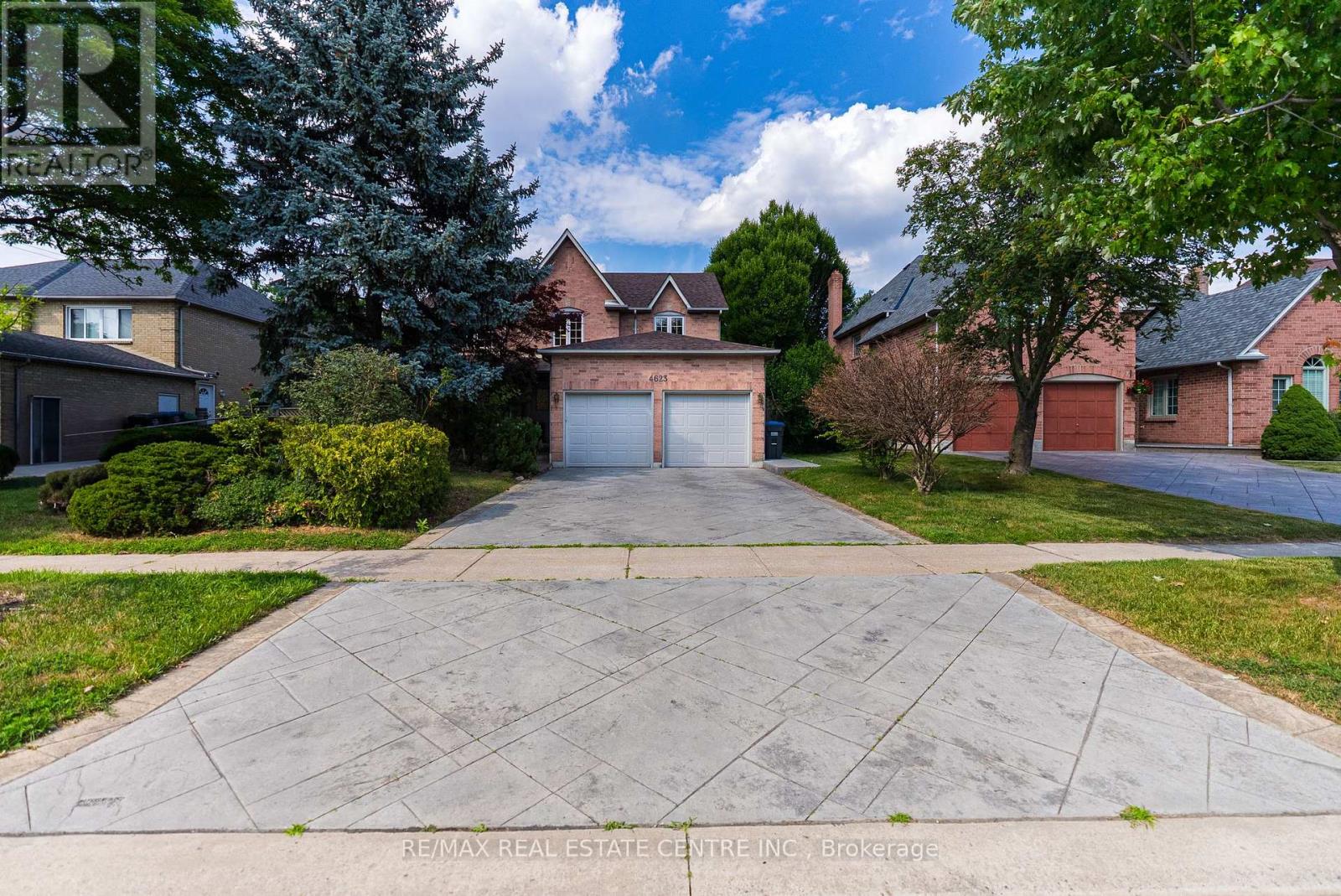 4623 Hewicks Ln, Mississauga, ON L5M 3L8