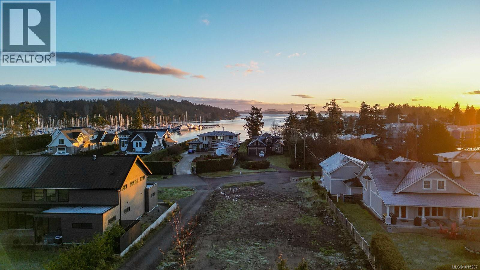 10720 Bayfield Rd, North Saanich, BC V8L 5S7