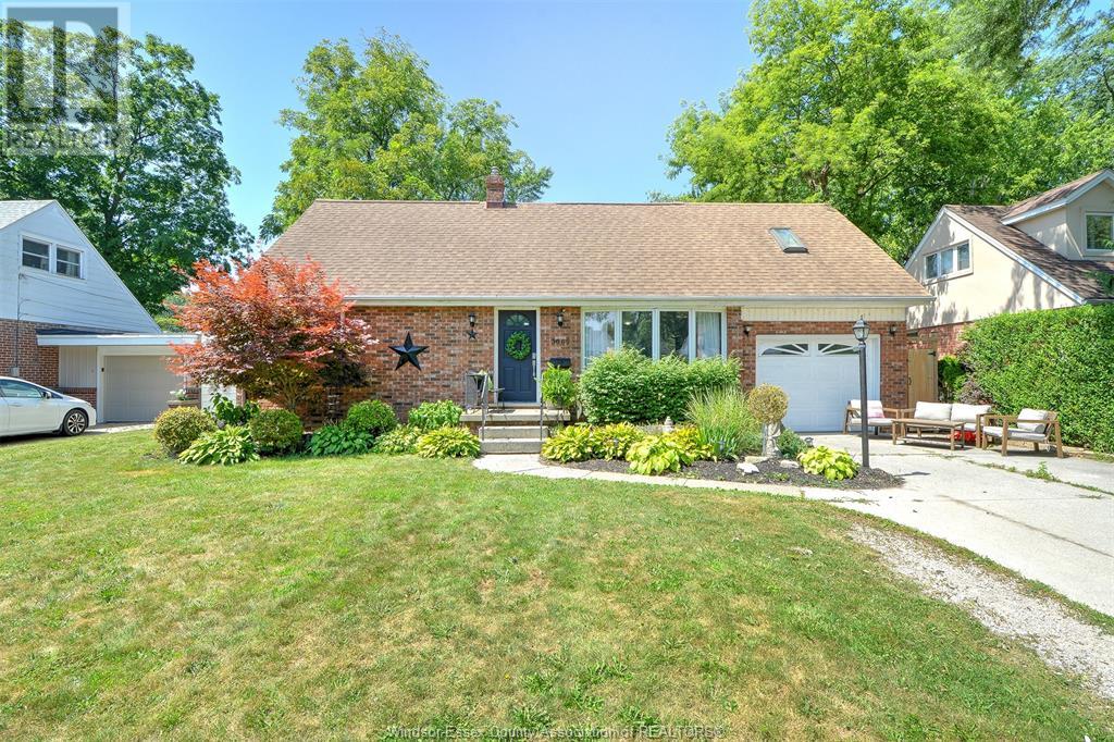 3065 Radisson Ave, Windsor, ON N9E 1Y4