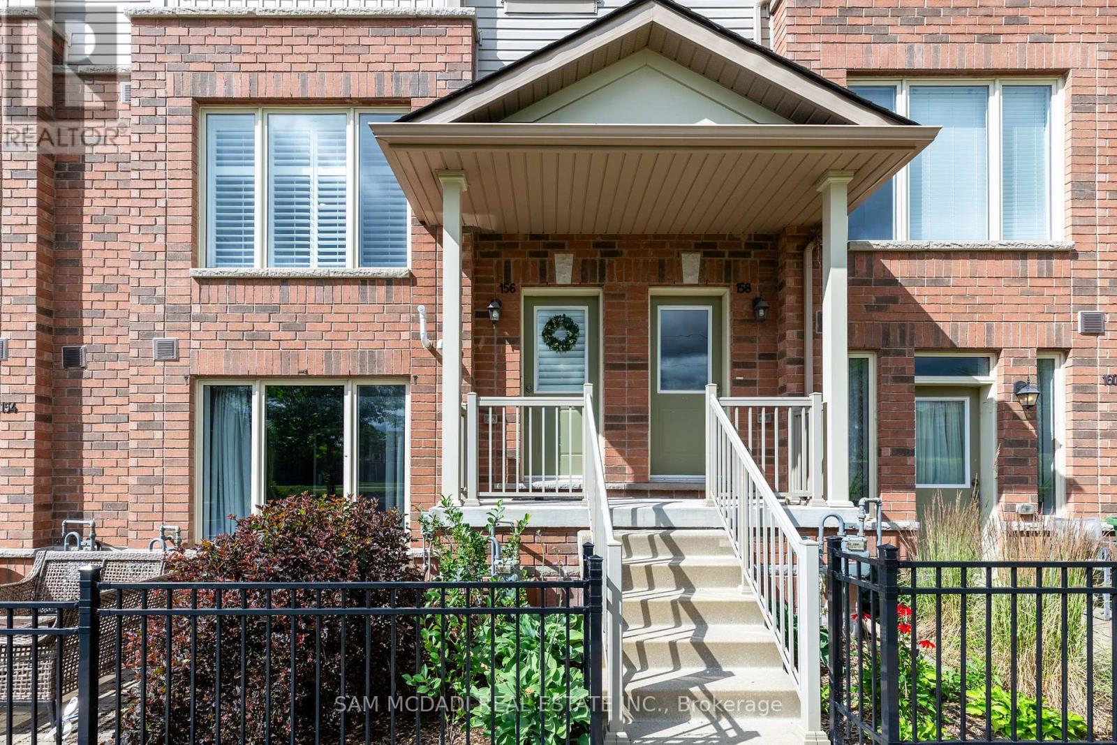 156 Watson Pkwy N, Guelph, ON N1E 0B9