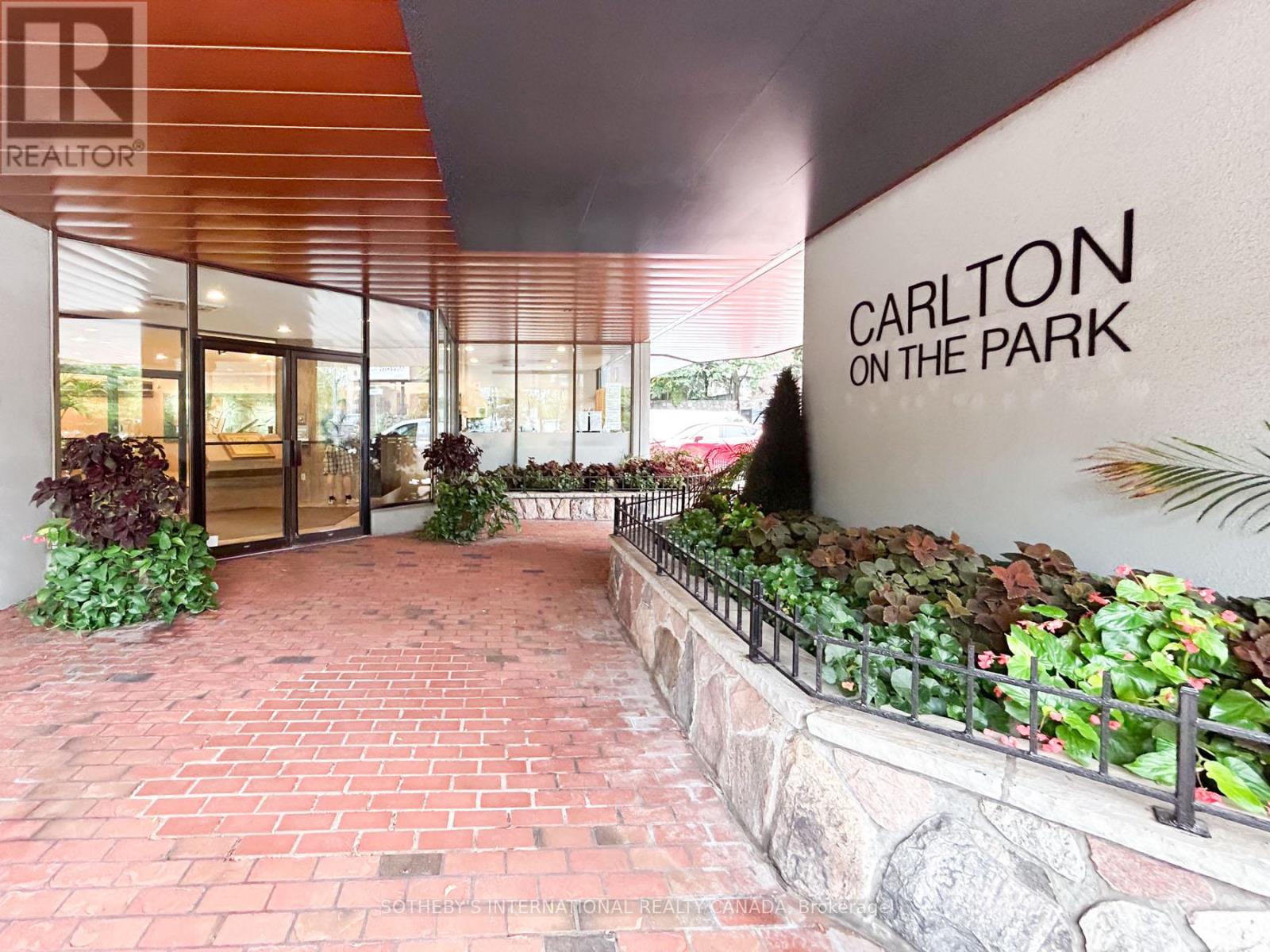 1104 130 Carlton St, Toronto, ON M5A 4K3