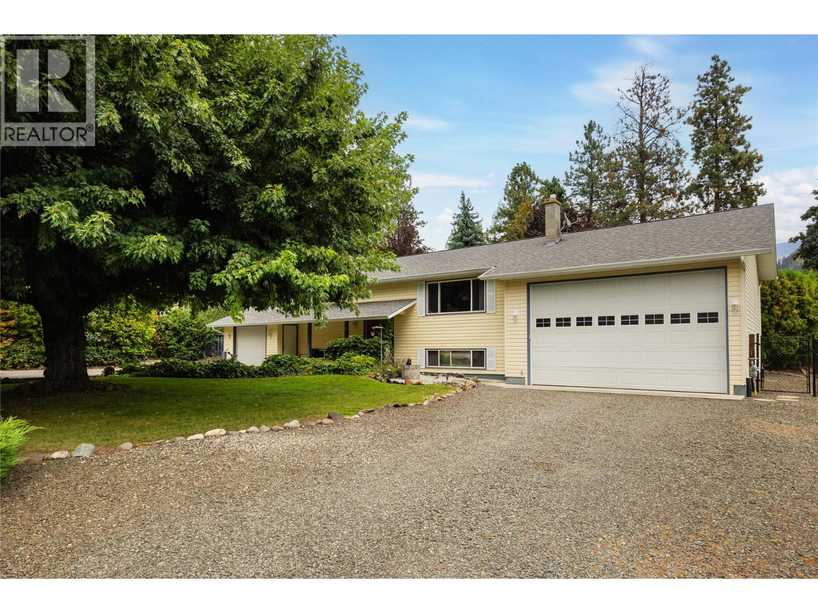 2783 Capri Rd, West Kelowna, BC V1Z 2T5