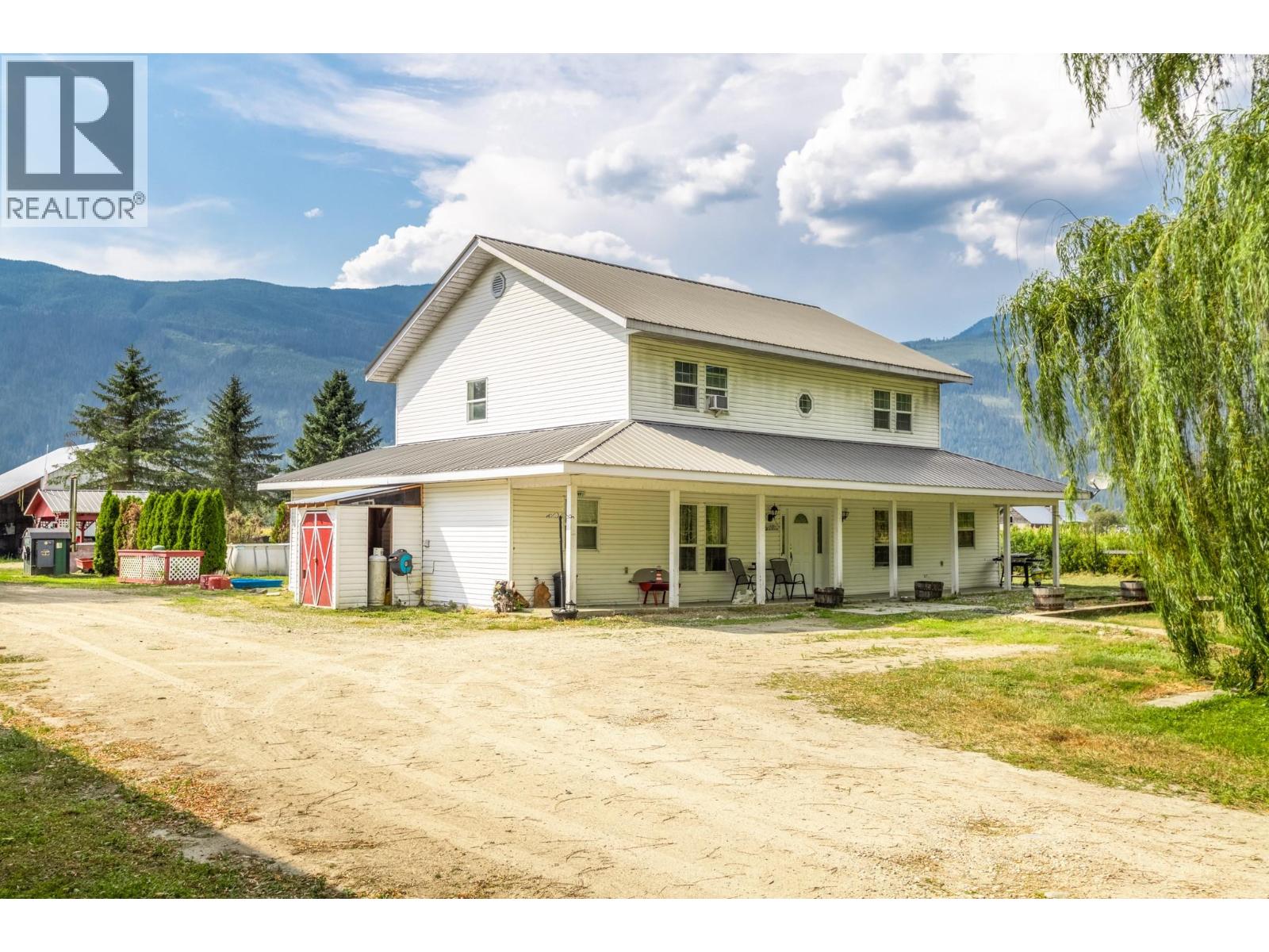 3695 Malakwa Loop Rd, Malakwa, BC V0E 2J0