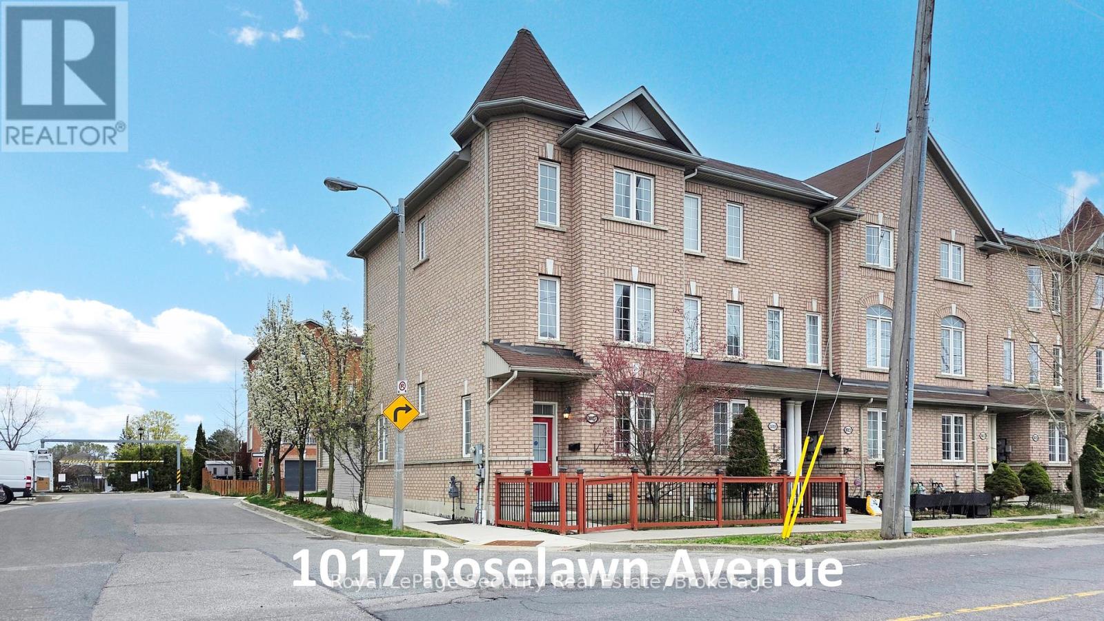 1017 Roselawn Ave, Toronto, ON M6B 4N1