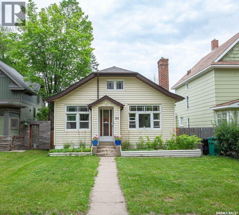 314 E Avenue N, Saskatoon, SK S7L 1R8