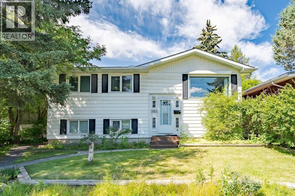 3152 Blakiston Dr NW, Calgary, AB T2L 1L8