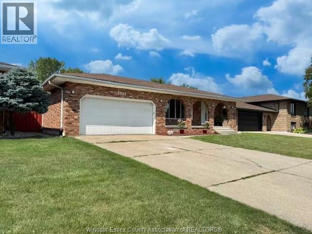 2951 St Clair Ave, Windsor, ON N9E 4A1