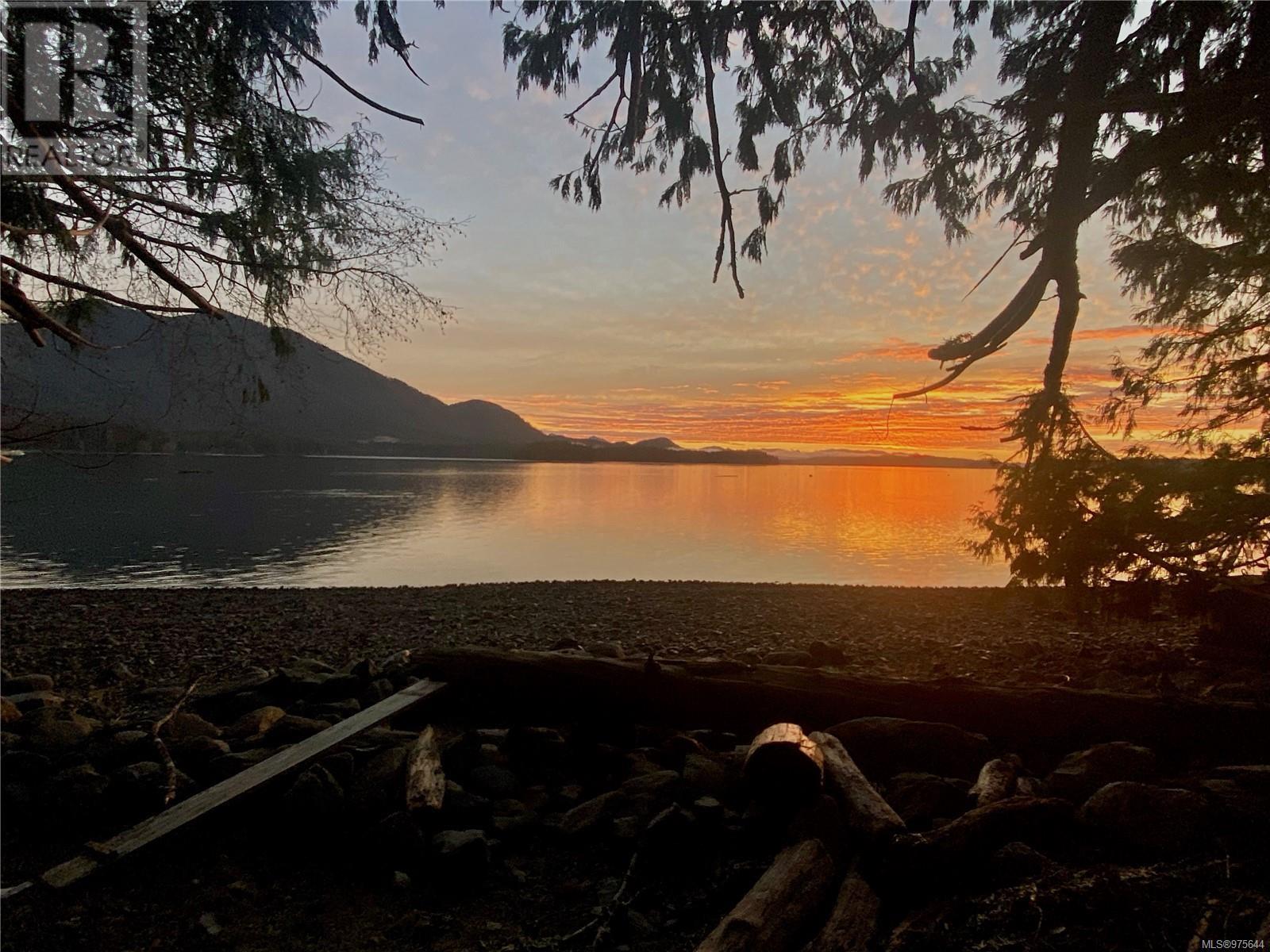 780 Campbell St, Tofino, BC V0R 2Z0