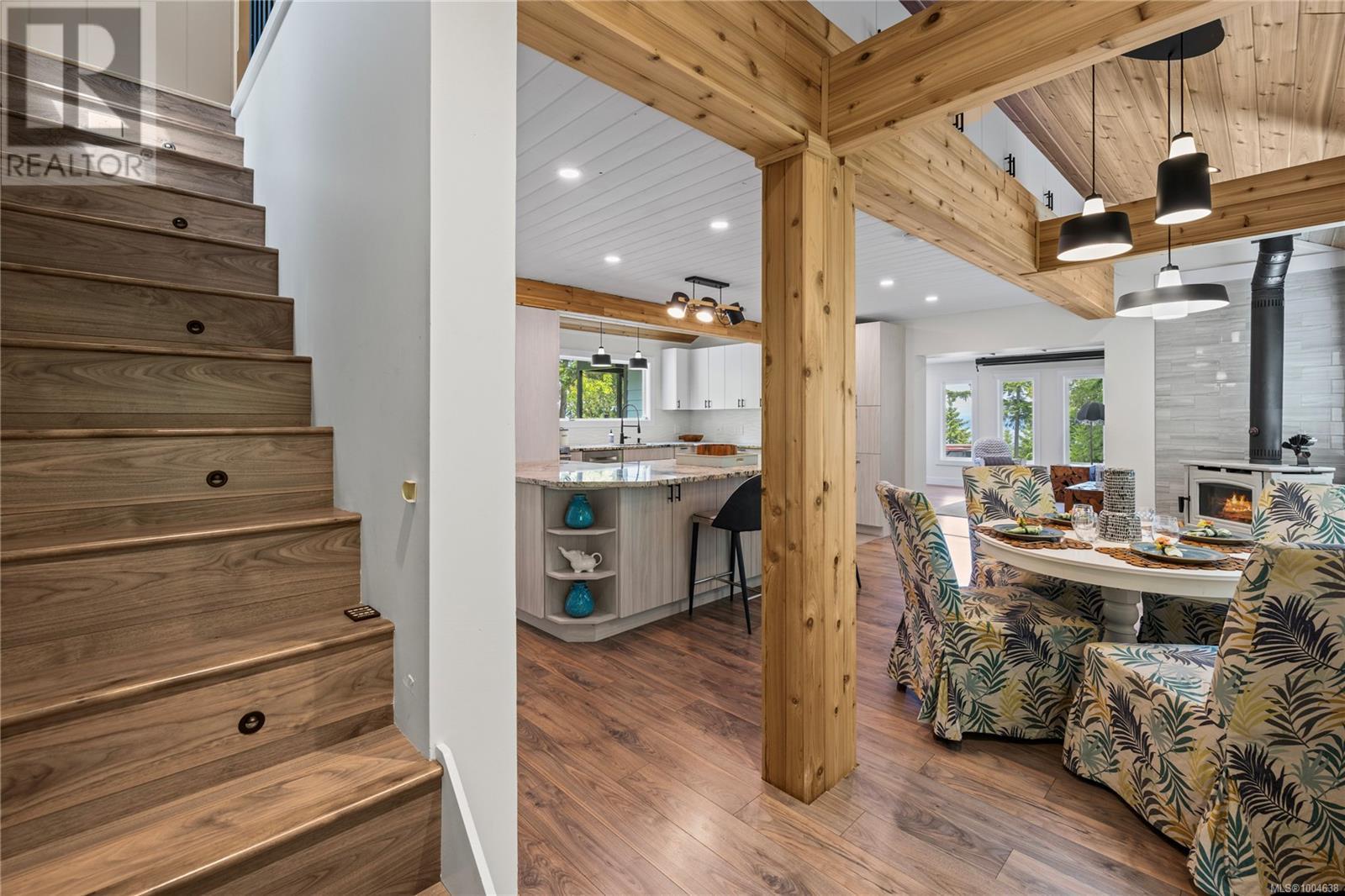 1870 Wallace Wood Way, Qualicum Beach, BC V9K 2L6