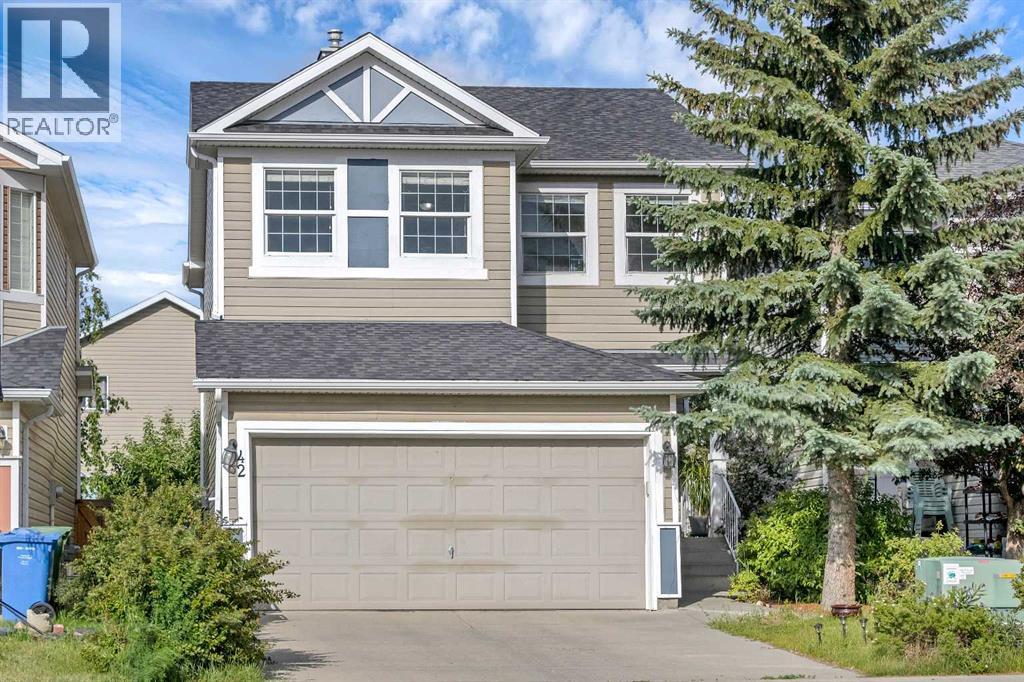 42 Royal Elm Dr NW, Calgary, AB T3G 5P7