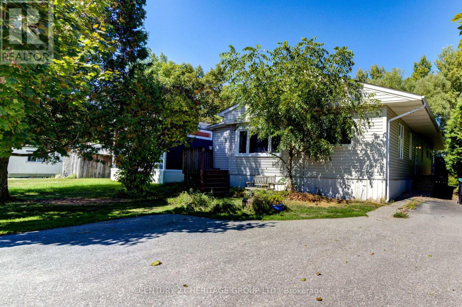 42 Shamrock Cres, Essa, ON L0M 1B1