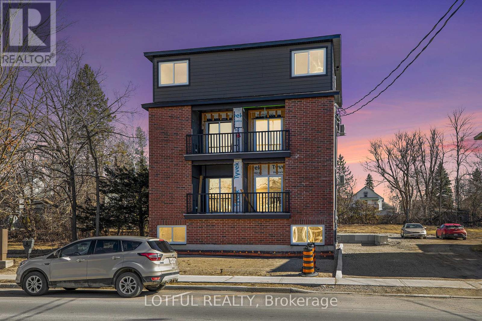 131 Gore St E, Perth, ON K7H 1J6