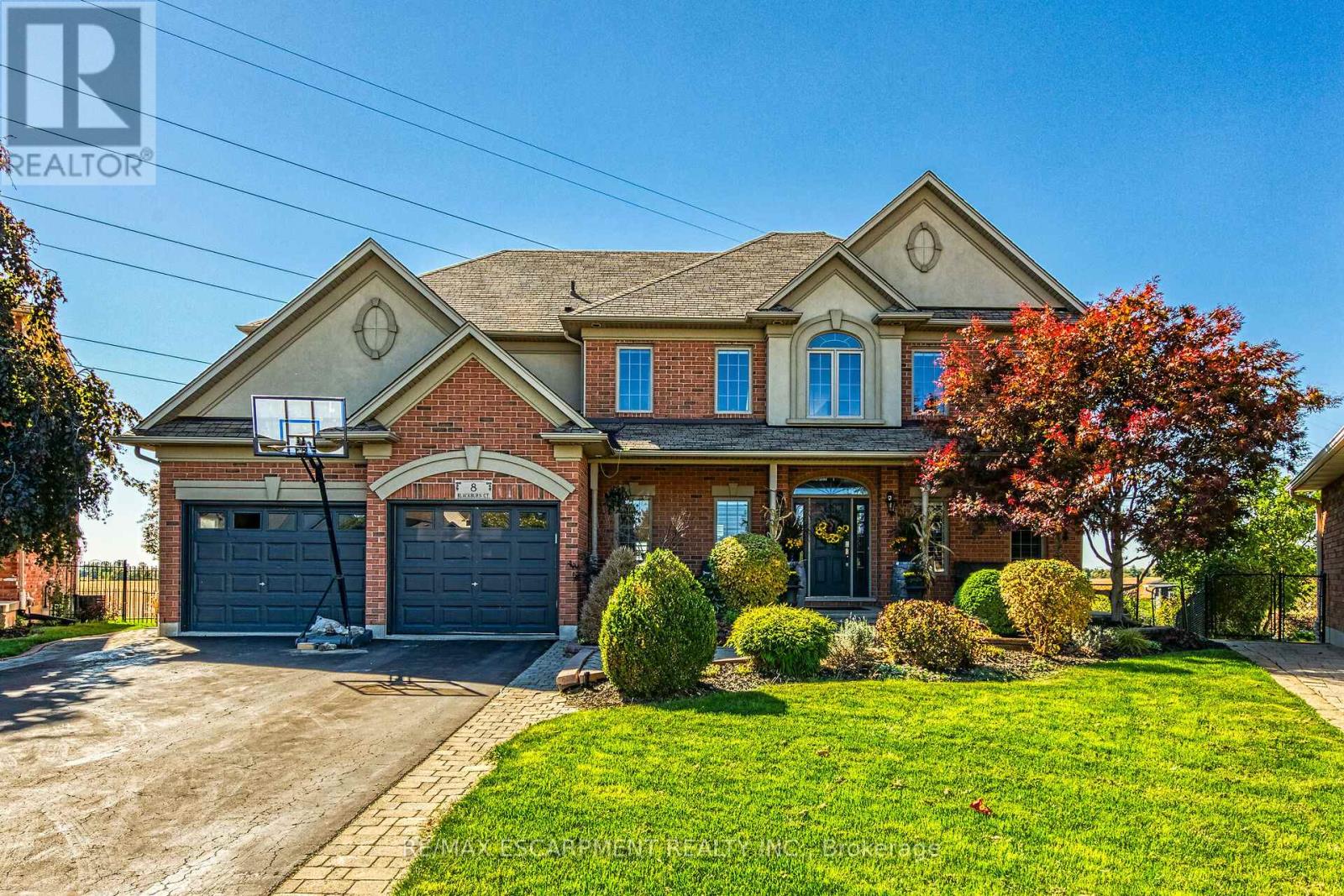 8 Blackburn Ct, Haldimand, ON N3W 2N9