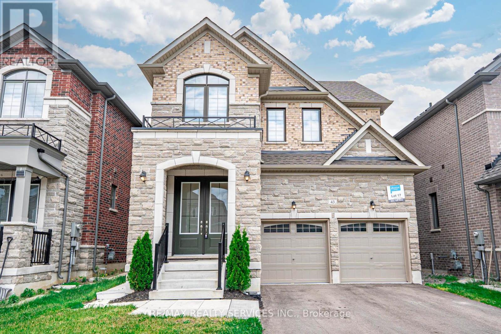 43 Rainbrook Close, Brampton, ON L6R 0Y9