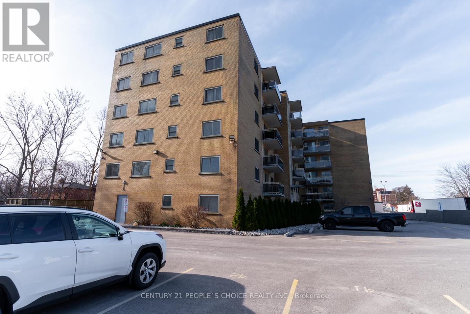 601 87 St George St, Brantford, ON N3R 1V5
