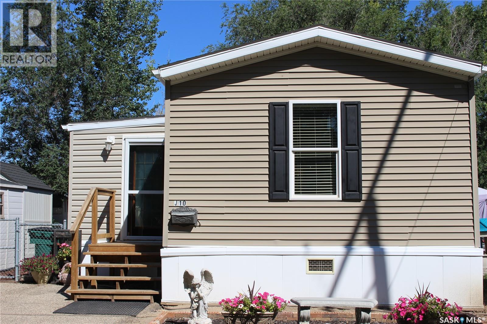 1295 9th Avenue Northwest #j10, Moose Jaw, SK S6J 1C5
