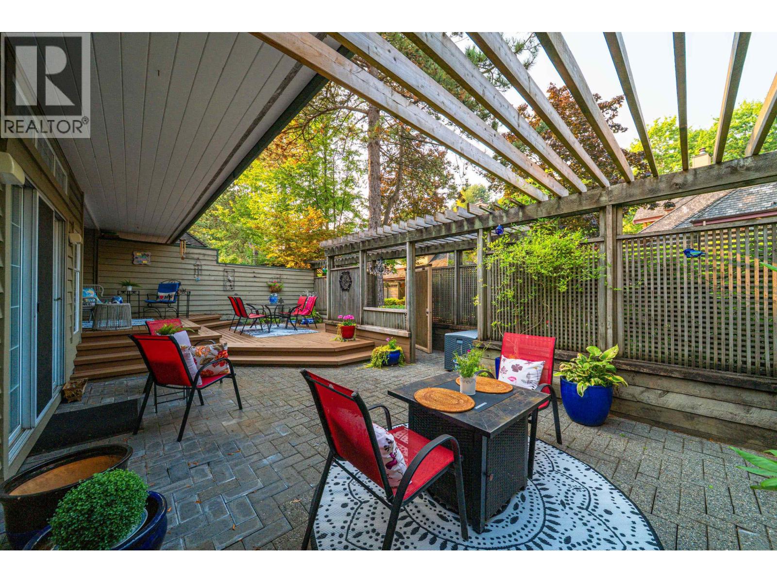 3945 Creekside Pl, Burnaby, BC V5G 4R3
