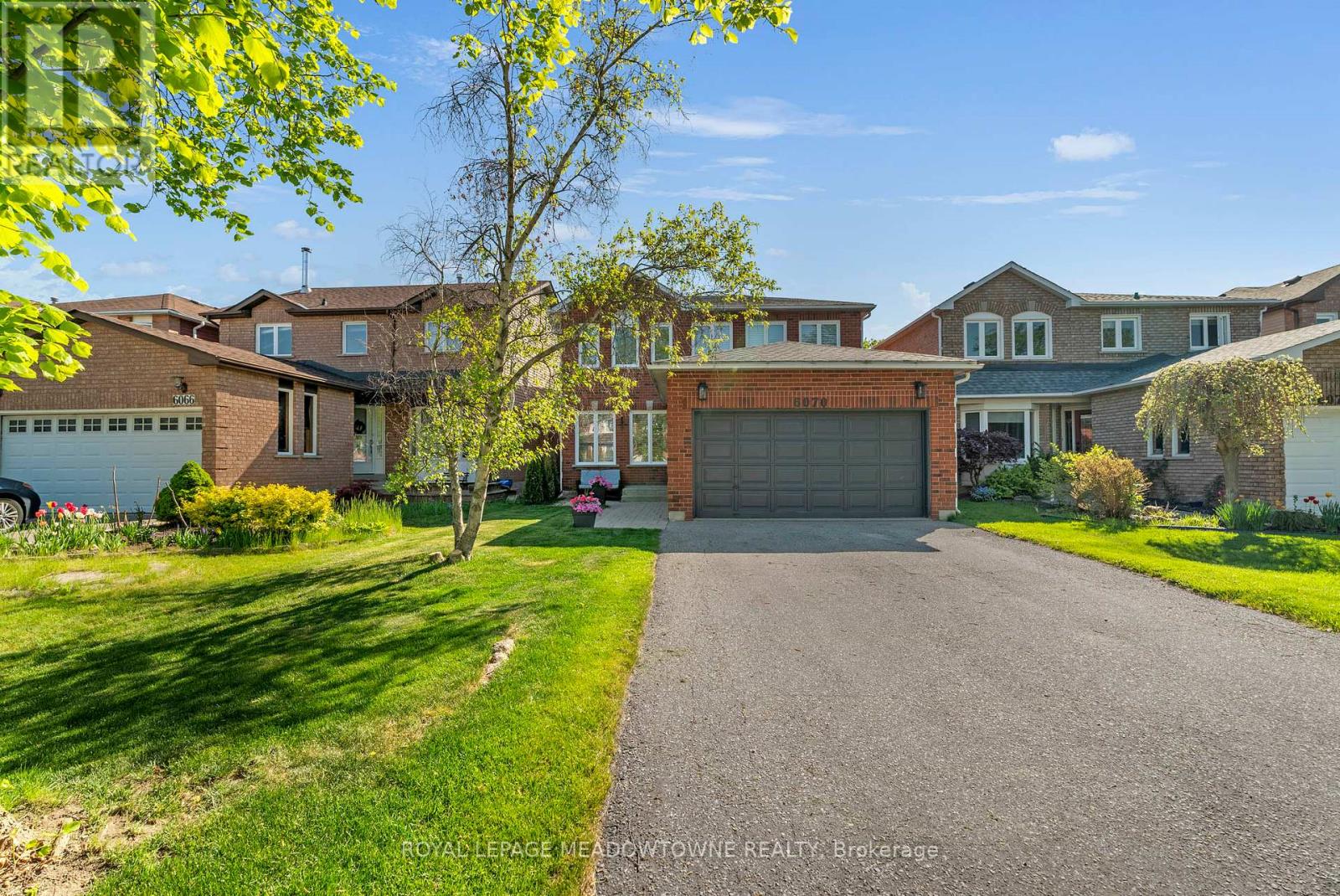 6070 Prairie Cir, Mississauga, ON L5N 5Z5