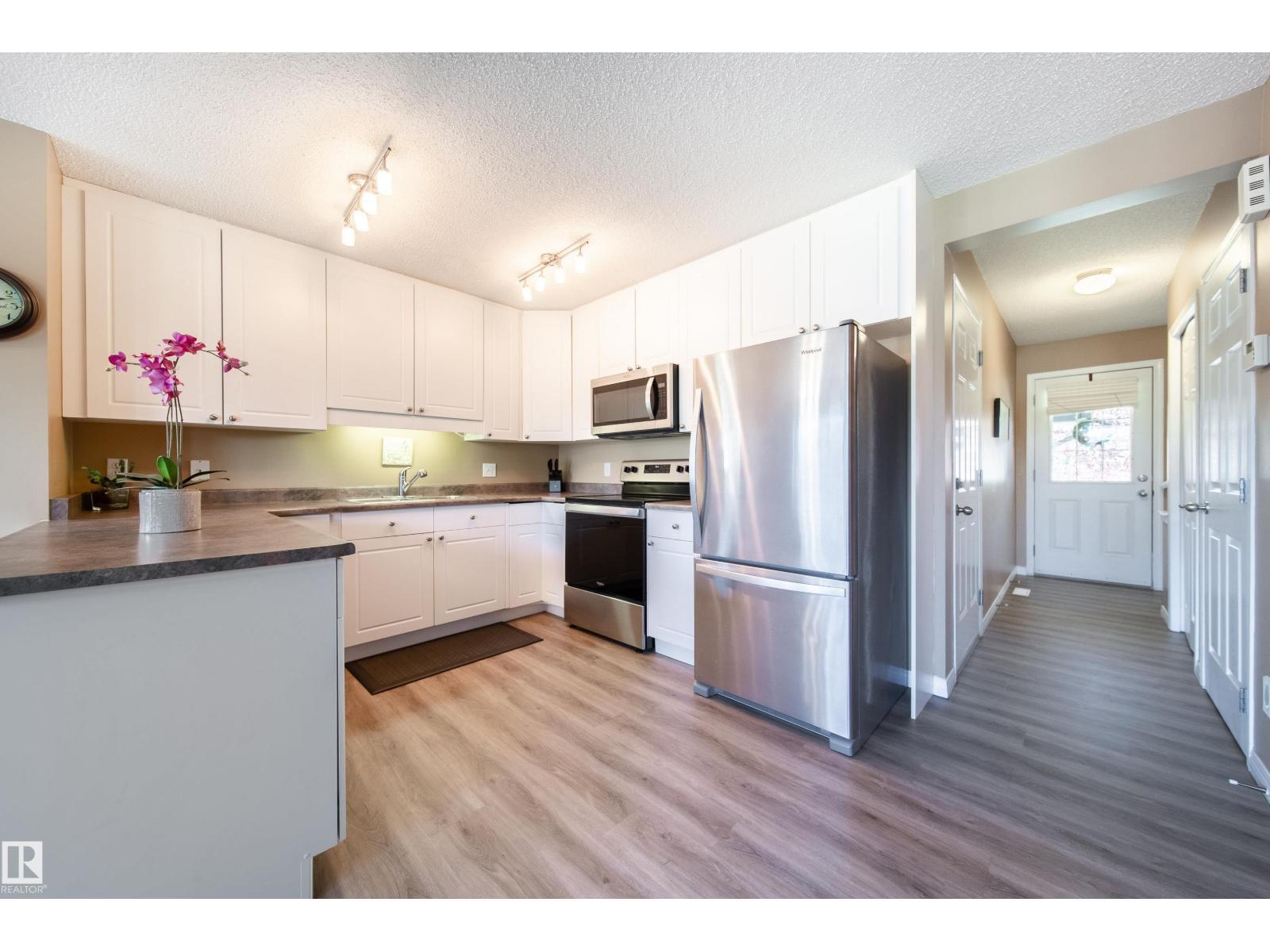 16 Av Sw Unit 12208, Edmonton, AB T6W 1L8