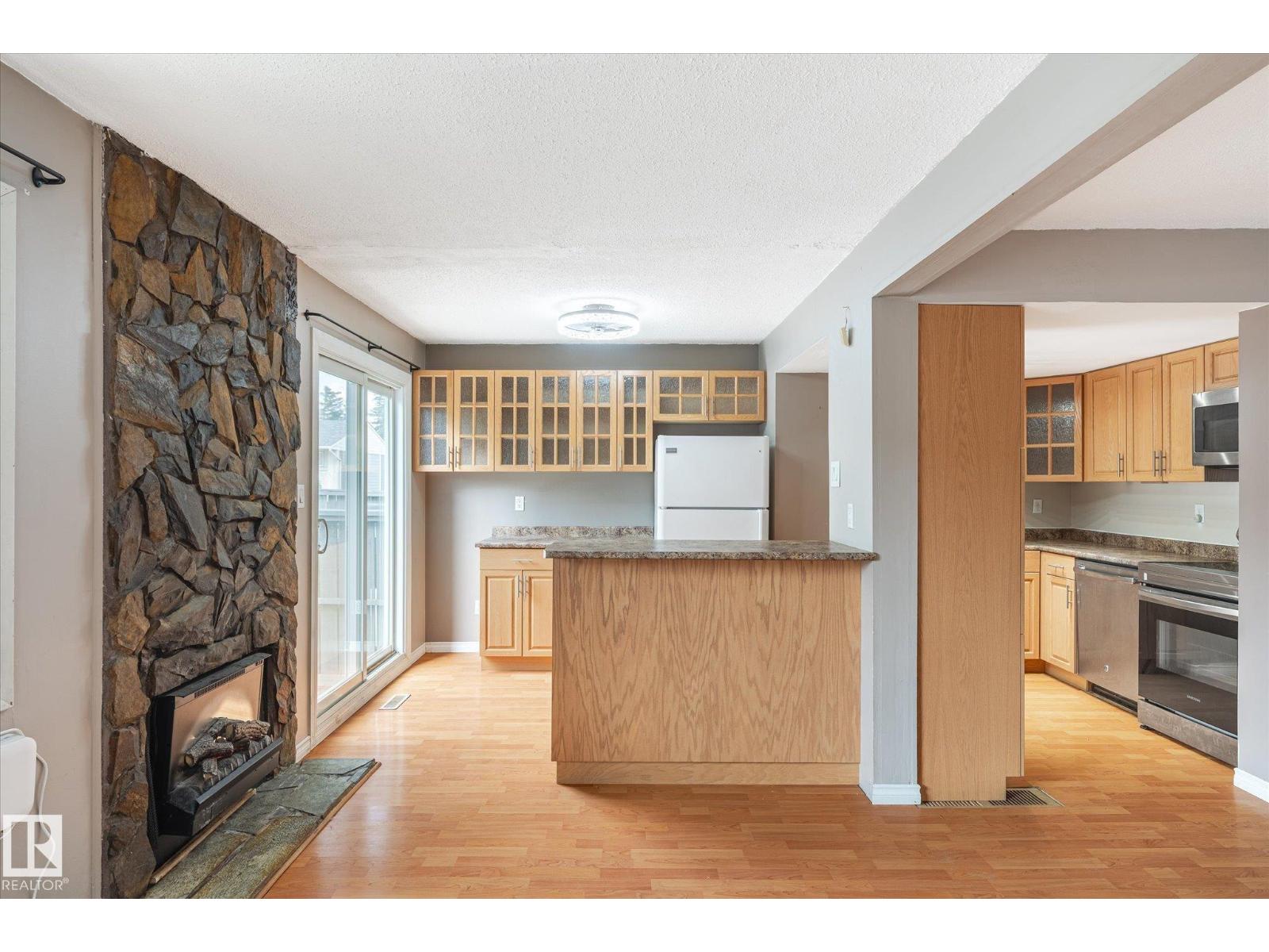 540 Willow Co NW, Edmonton, AB T5L 2K7