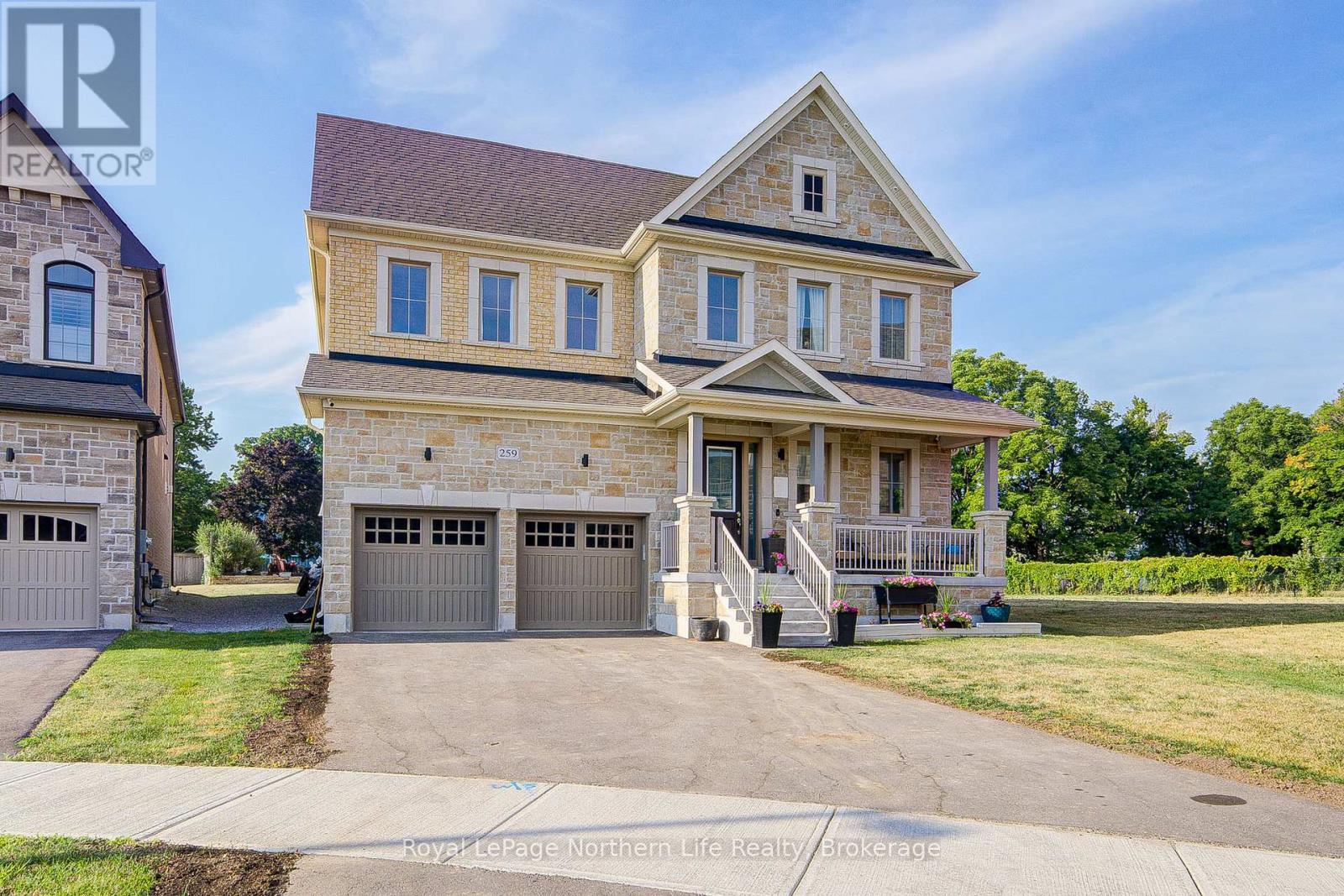 259 Danny Wheeler Blvd, Georgina Keswick North, ON L4P 0J9