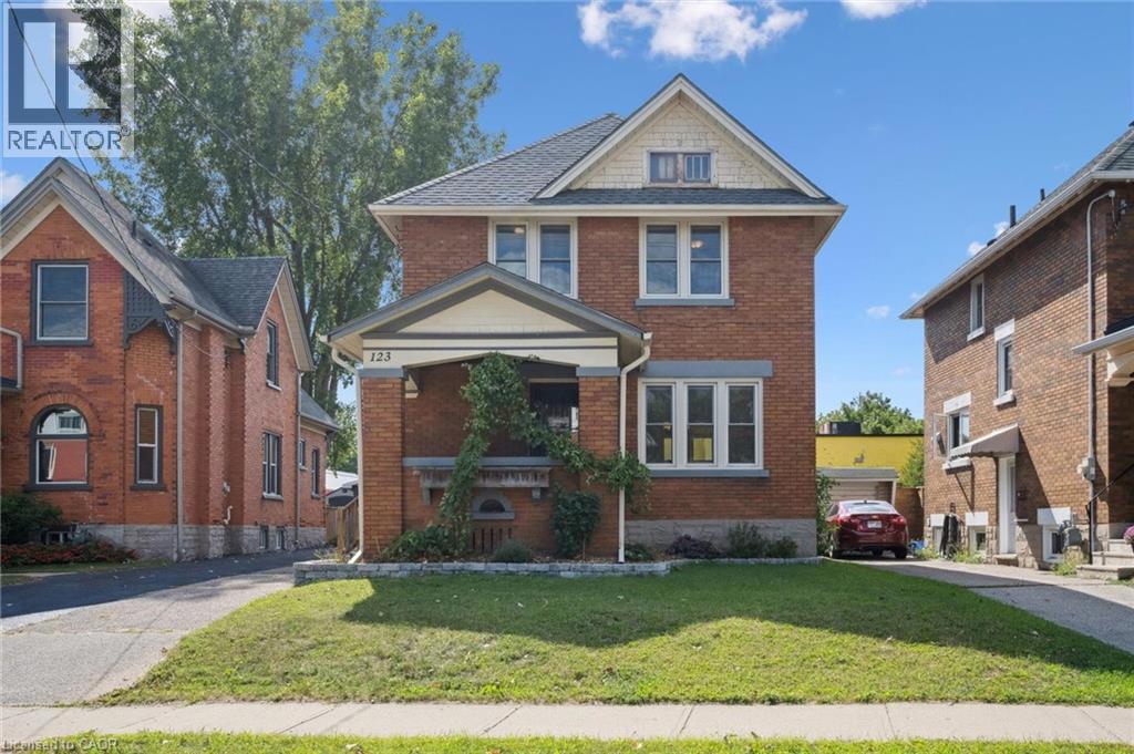 123 Strange St, Kitchener, ON N2G 1R4