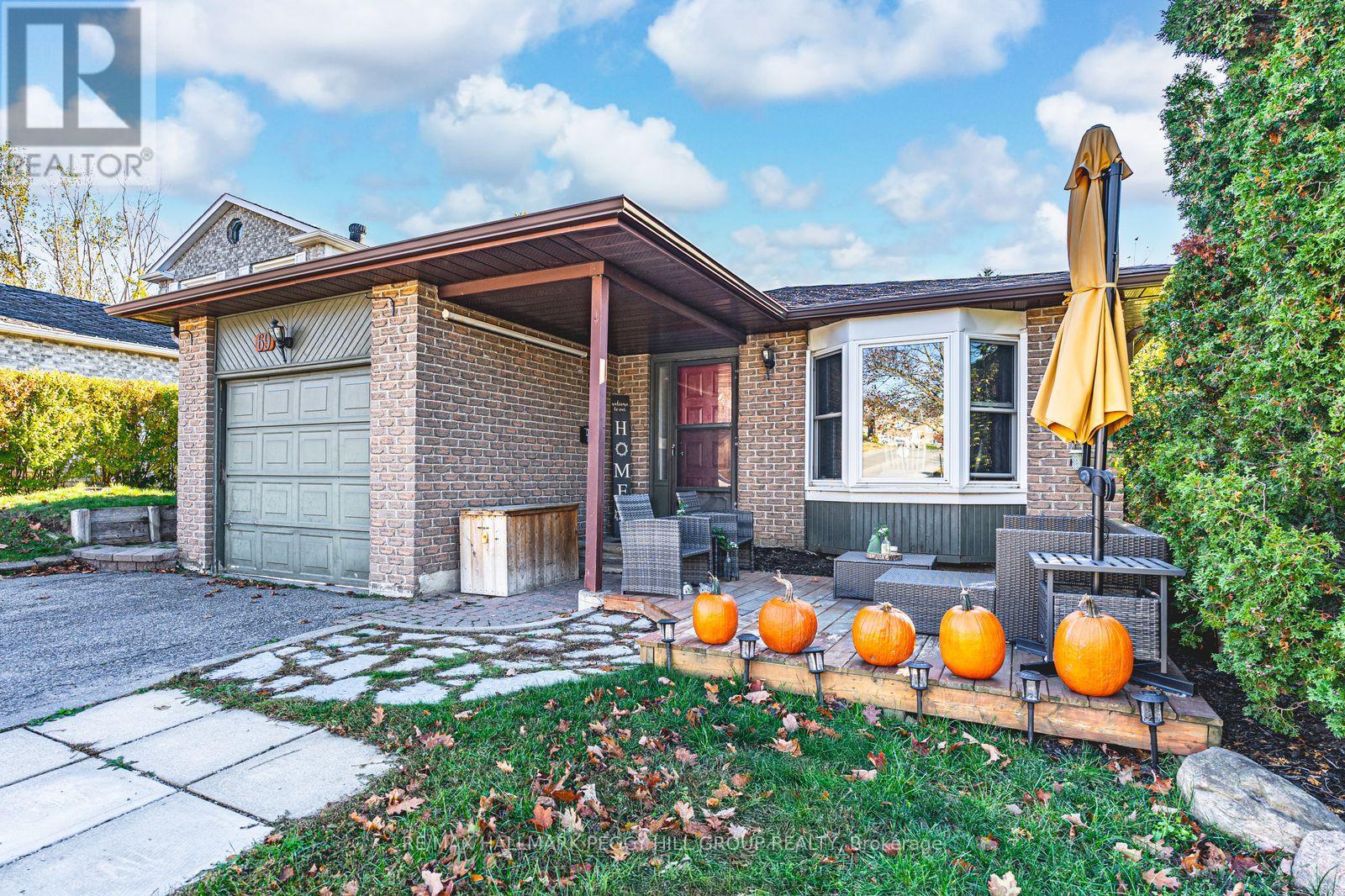 69 Fox Run, Barrie, ON L4N 5L6