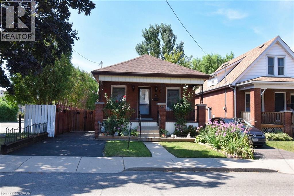 17 Park Row N, Hamilton, ON L8H 4E3