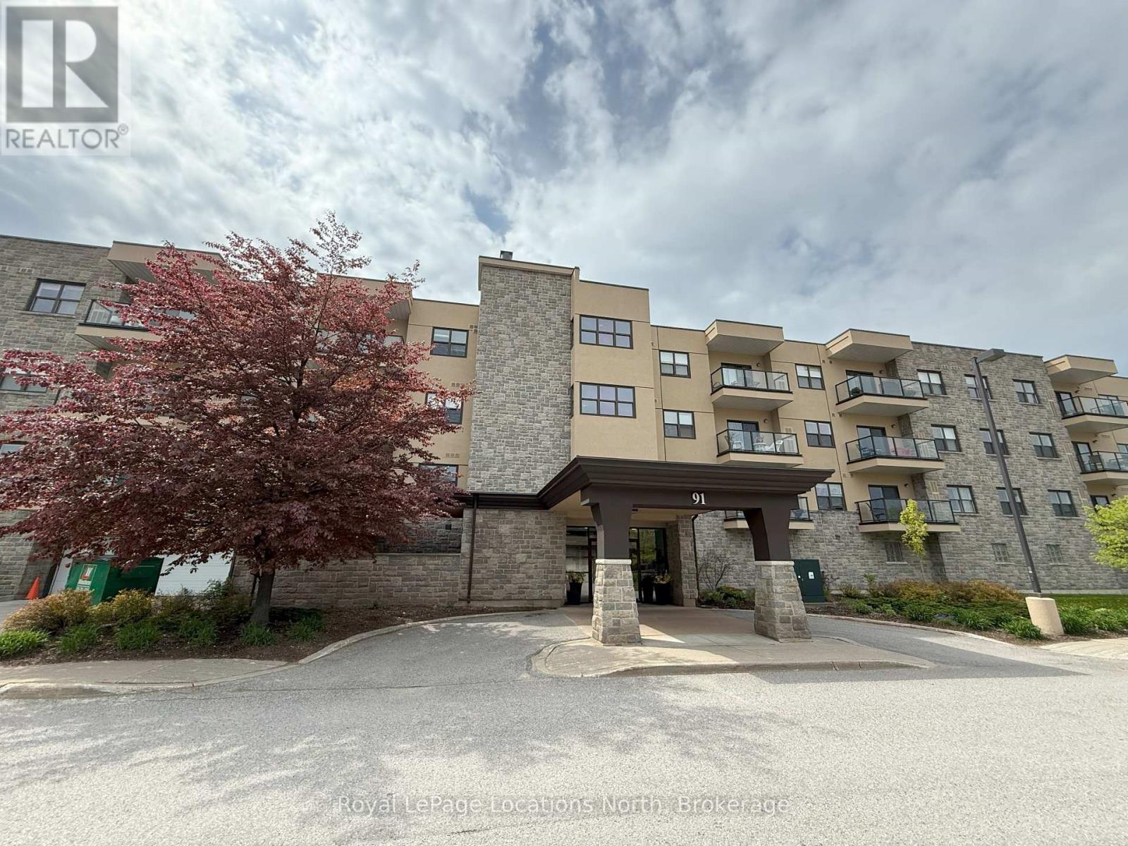 303 91 Raglan St, Collingwood, ON L9Y 4V3